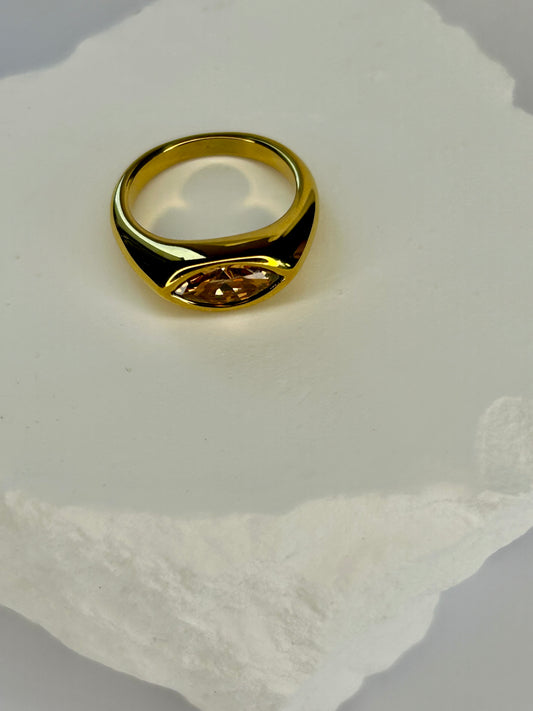 Champagne Horse Eye Ring