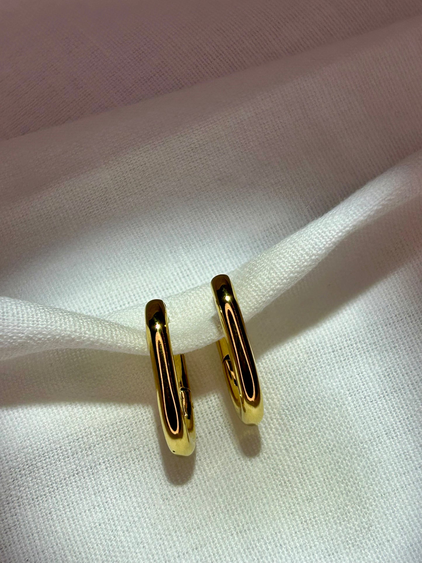 Medium Rectangle Huggie