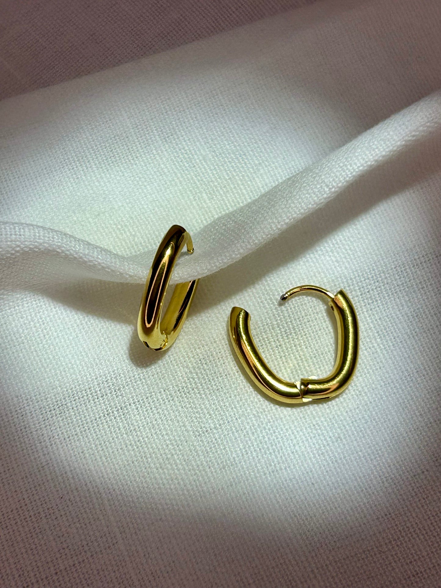 Small Rectangle Huggie