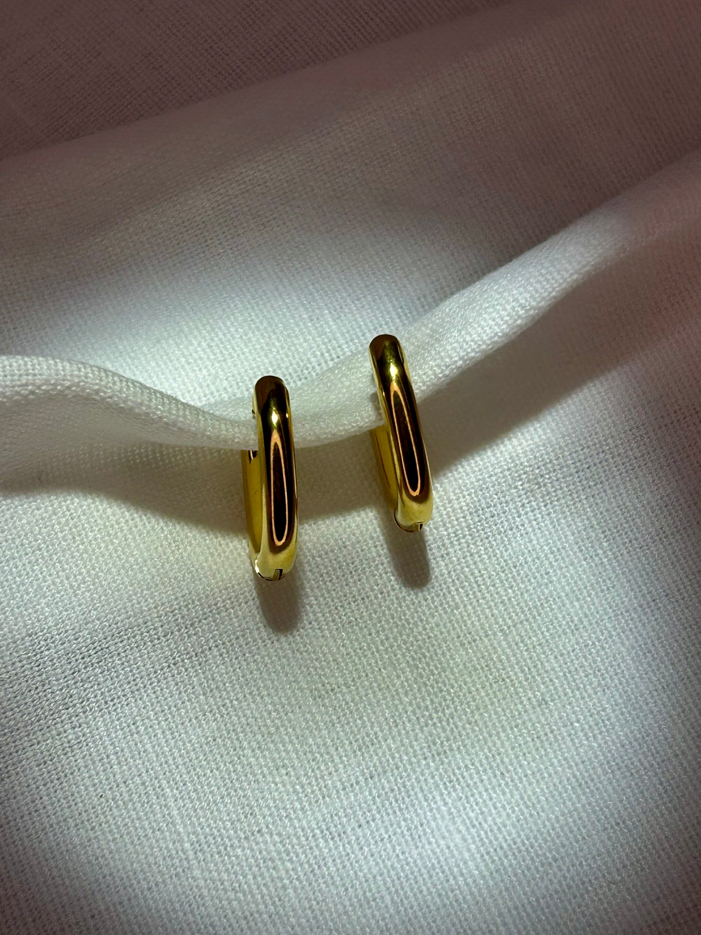 Small Rectangle Huggie