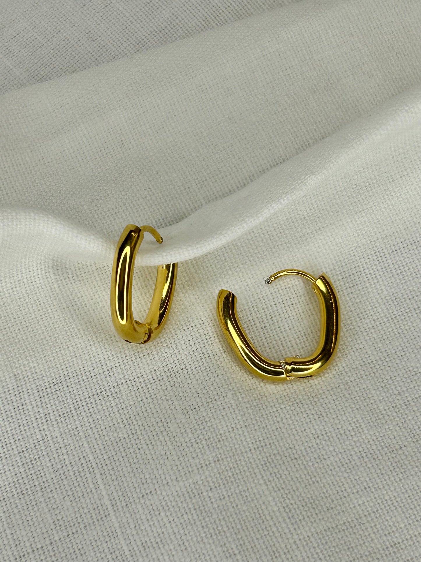 Small Rectangle Huggie