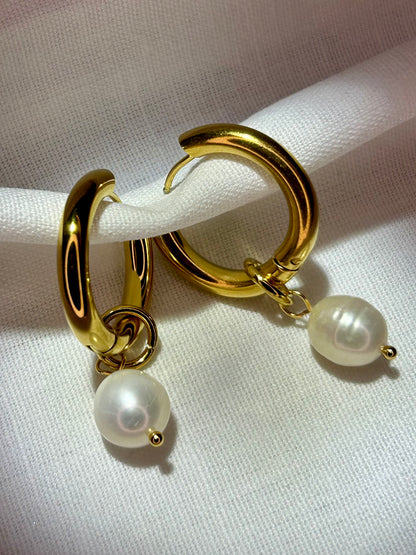 Huggie Pearl Drop