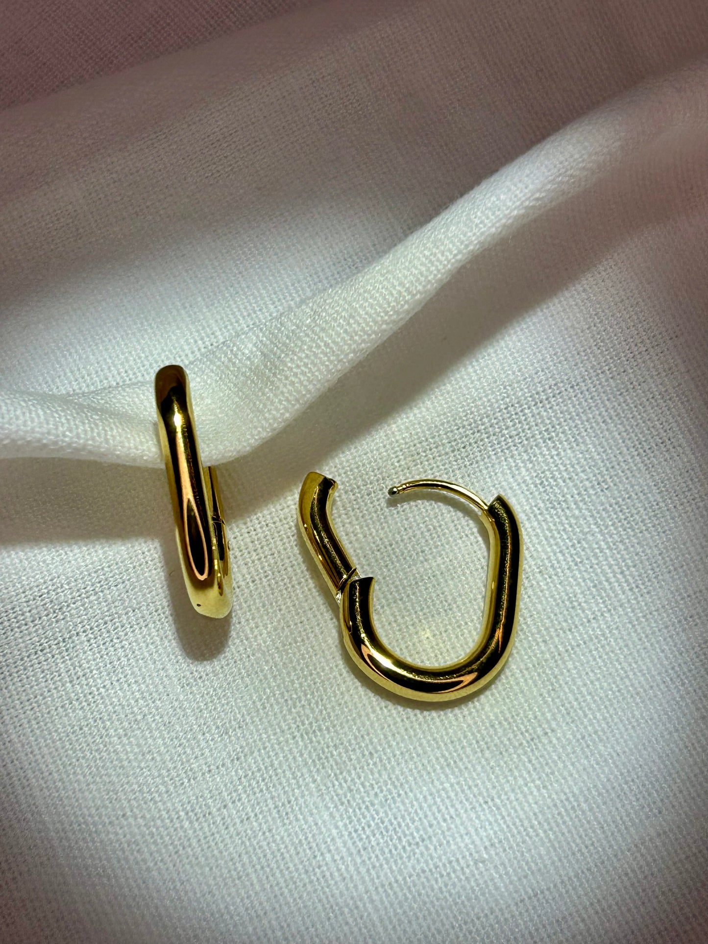 Medium Rectangle Huggie