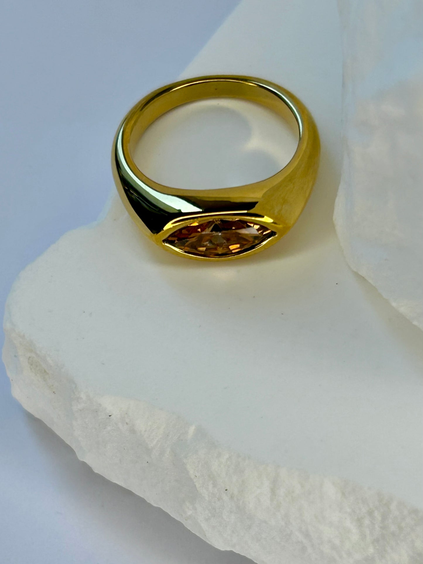 Champagne Horse Eye Ring