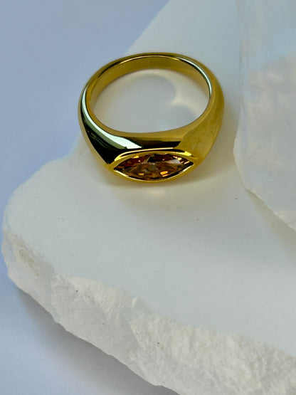 Champagne Horse Eye Ring