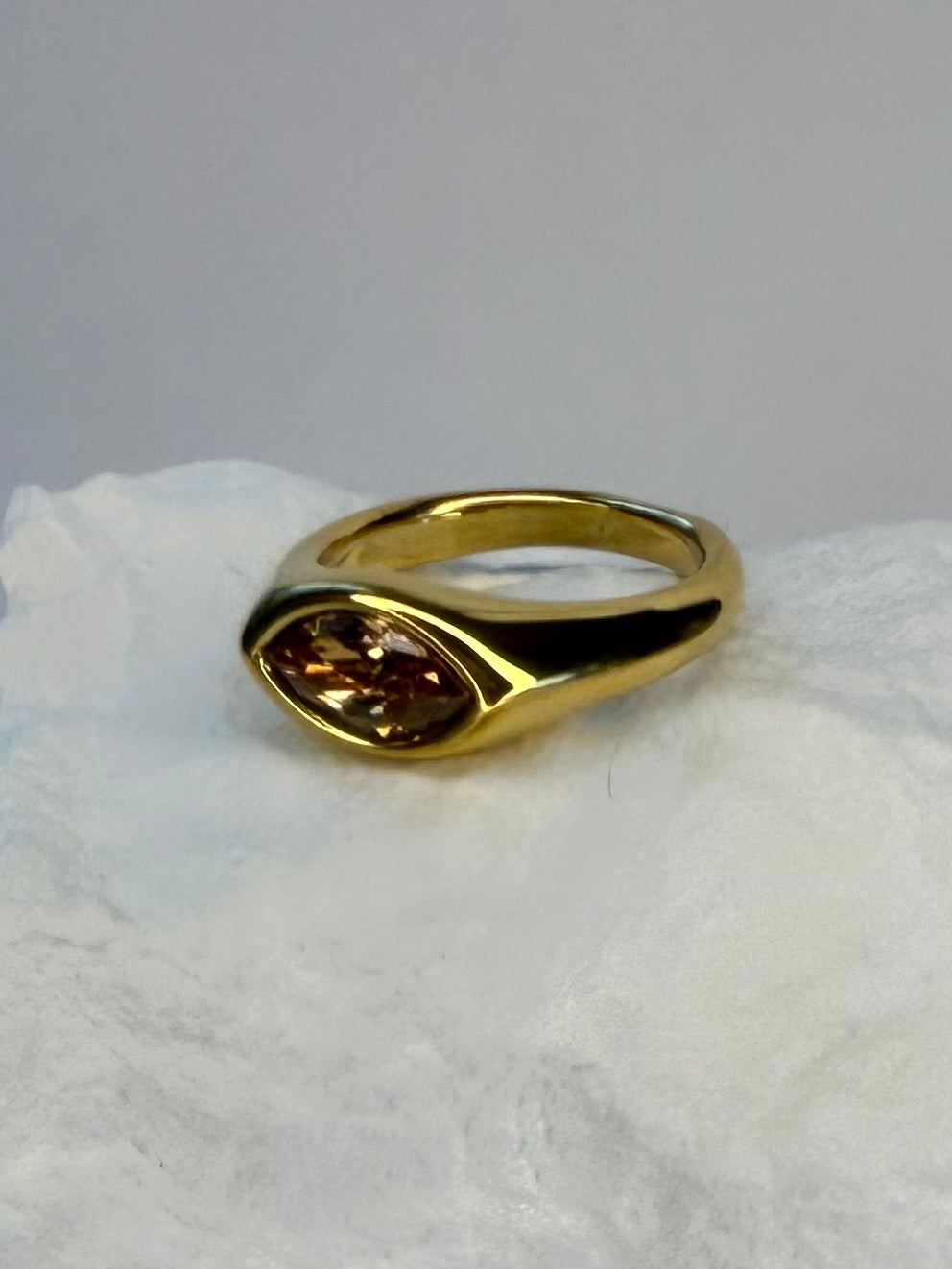 Champagne Horse Eye Ring