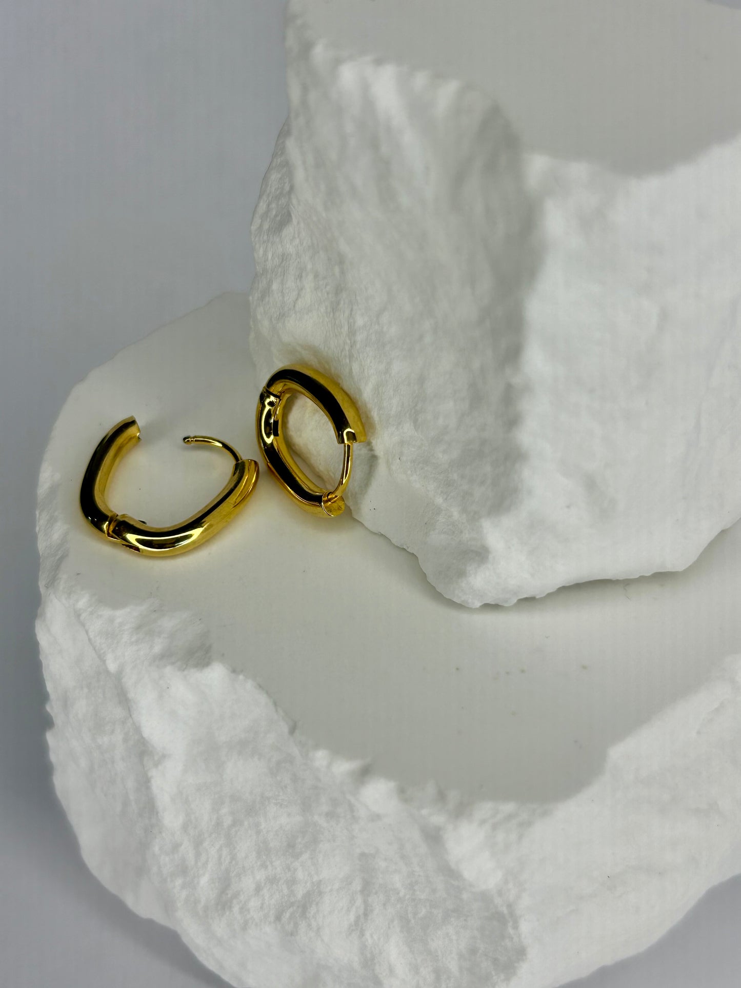 Small Rectangle Huggie