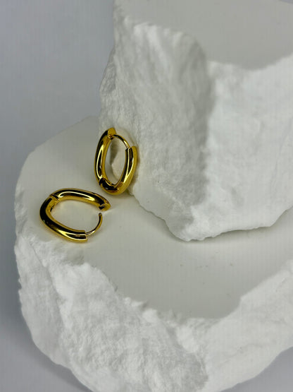 Small Rectangle Huggie