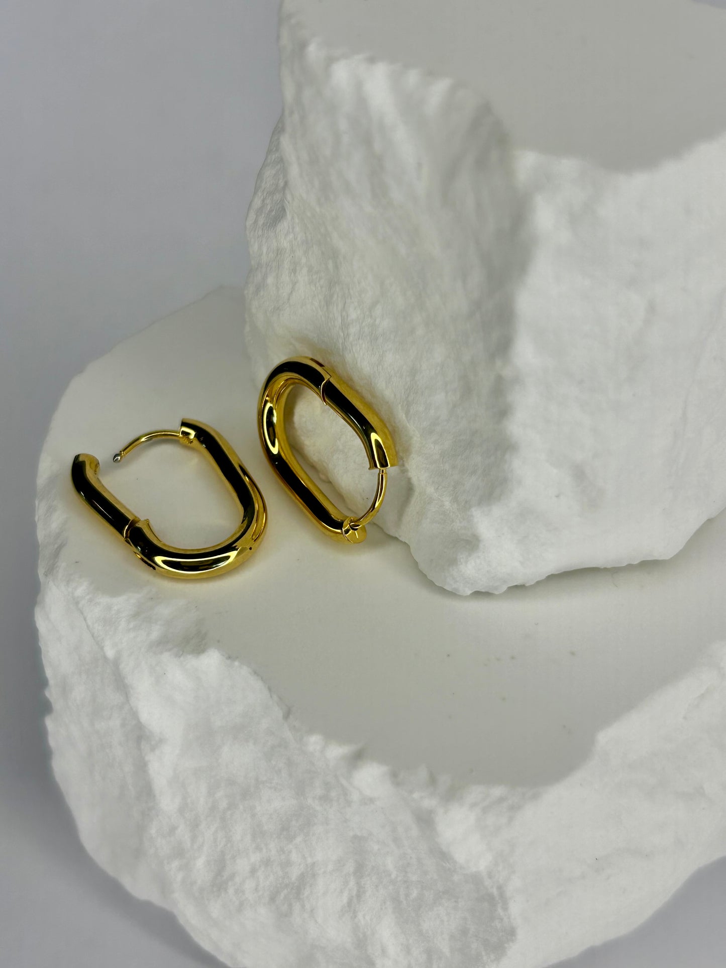 Medium Rectangle Huggie