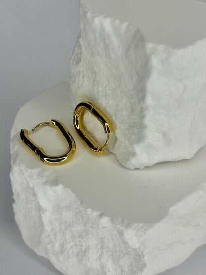 Medium Rectangle Huggie