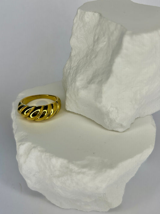 Twist Ring